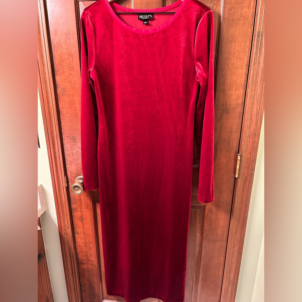 TRACEE ELLIS ROSS Elegant Red Velvet Long Sleeve Dress. Size L